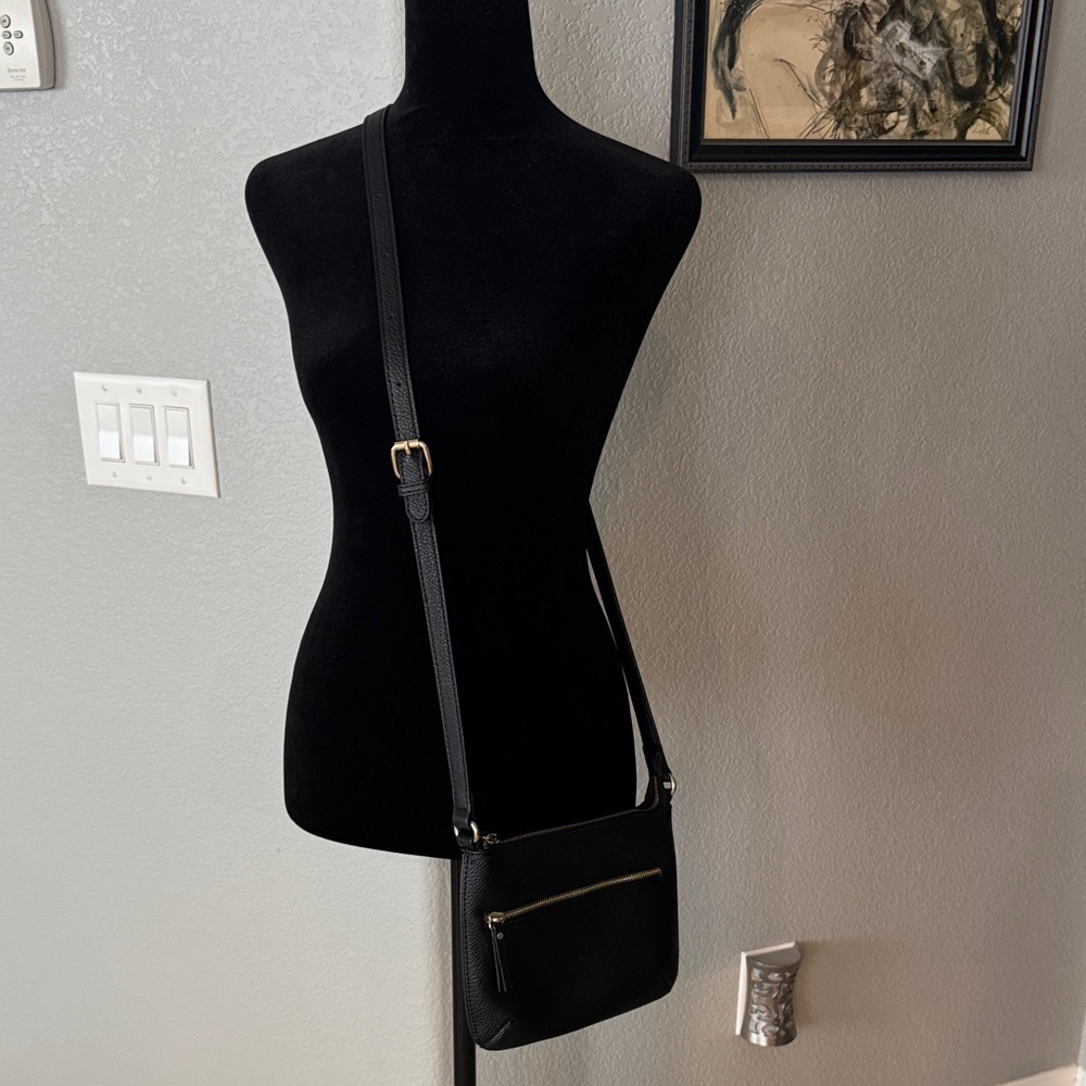 NWOT Charming Charlie Black Crossbody Bag!!